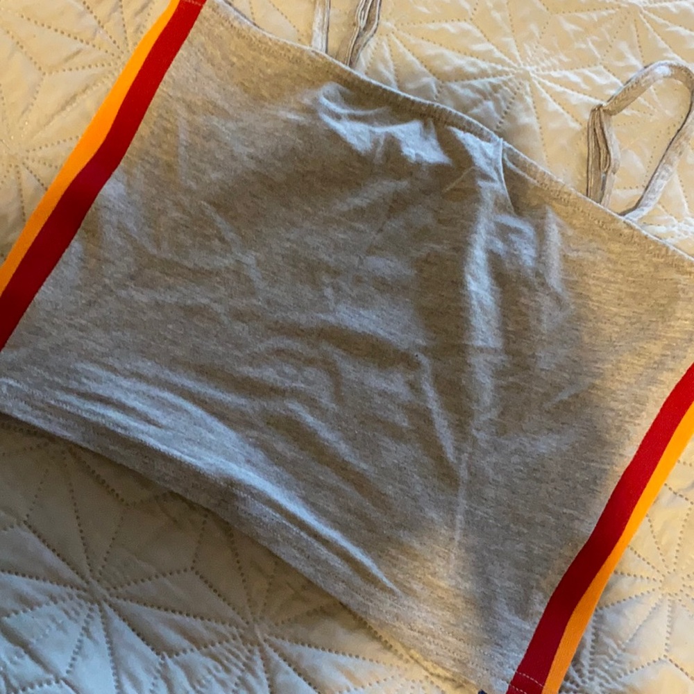 Colorful grey/rainbow top